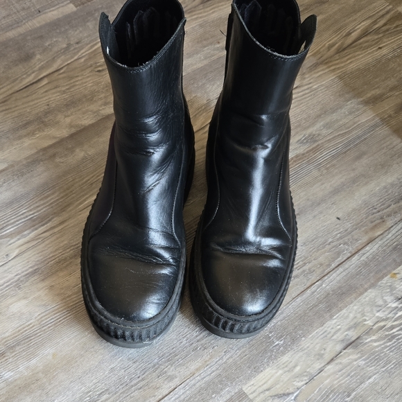 Black PUMA Women's Ankle Boots - Picture 4 of 6